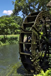 iPhone用[640x960]高画質壁紙「水車-Water Wheel」